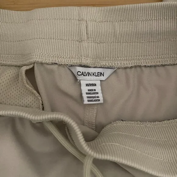 Calvin Klein Men's Joggers - Picture 7 of 7